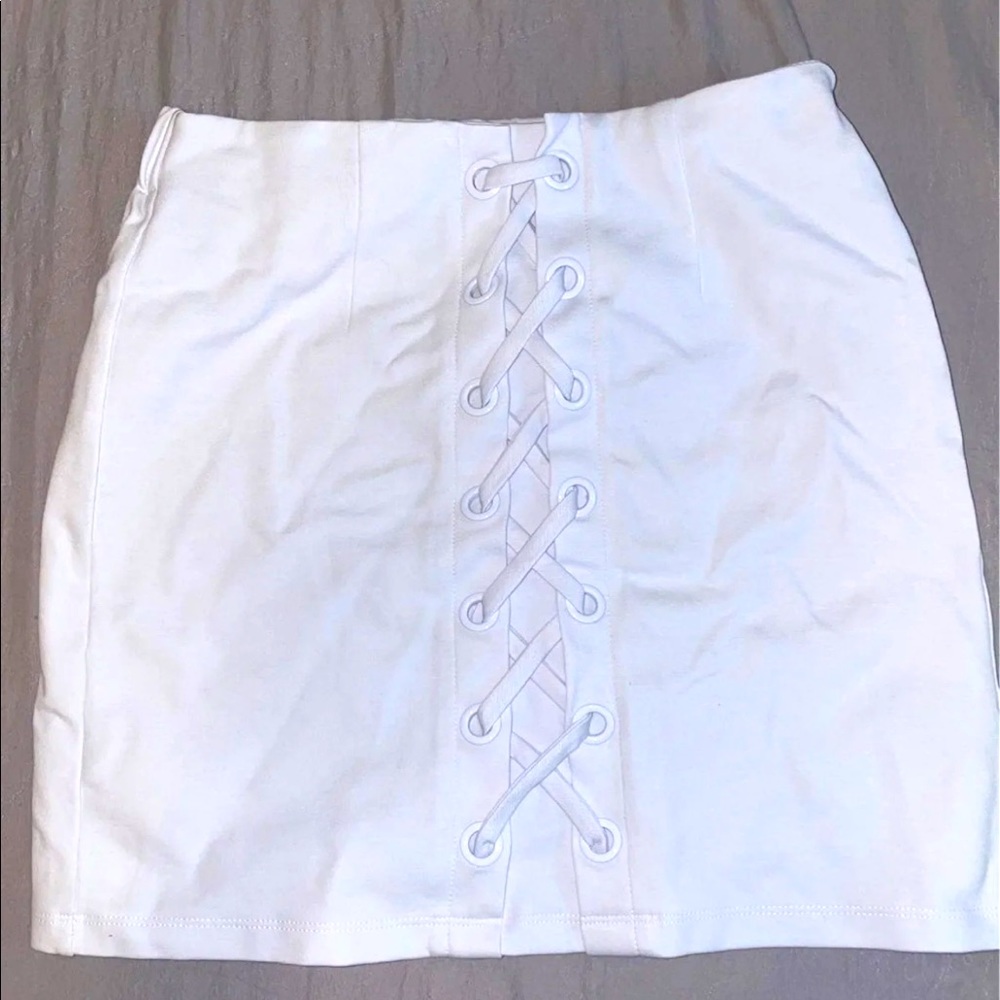 White Windsor skirt